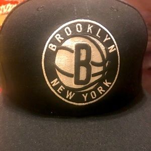 I’m selling a Brooklyn nets fitted hat size 8 1/2